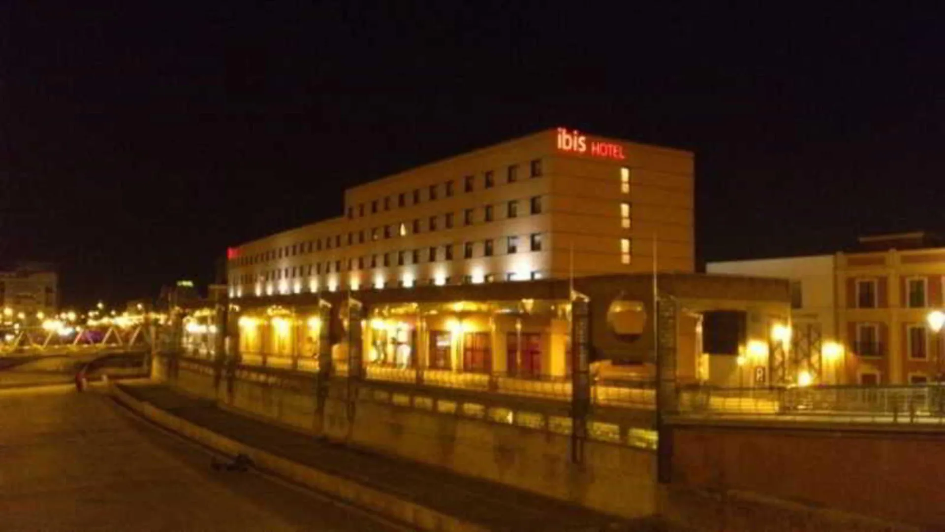 **  מלון Ibis Malaga Centro Ciudad ספרד